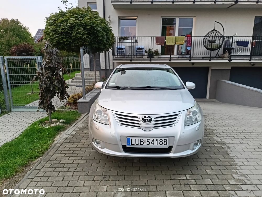 Toyota Avensis - 10