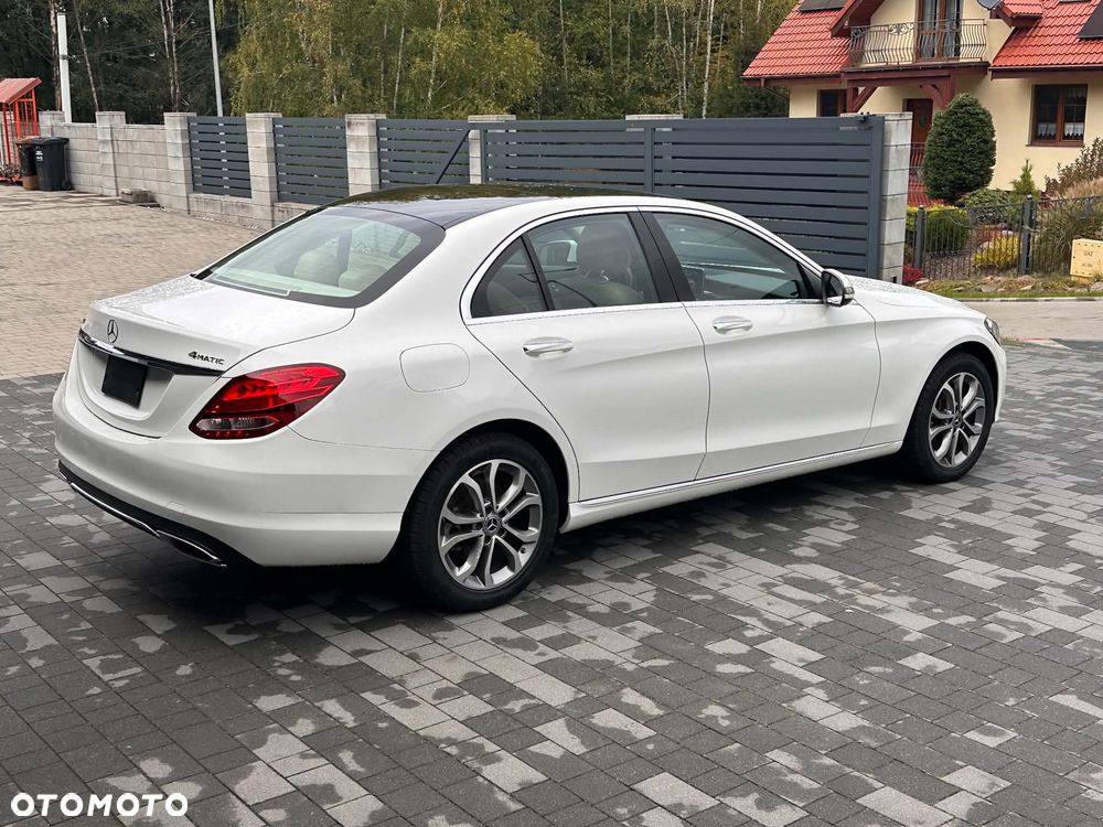 Mercedes-Benz Klasa C 300 9G-TRONIC Edition - 16