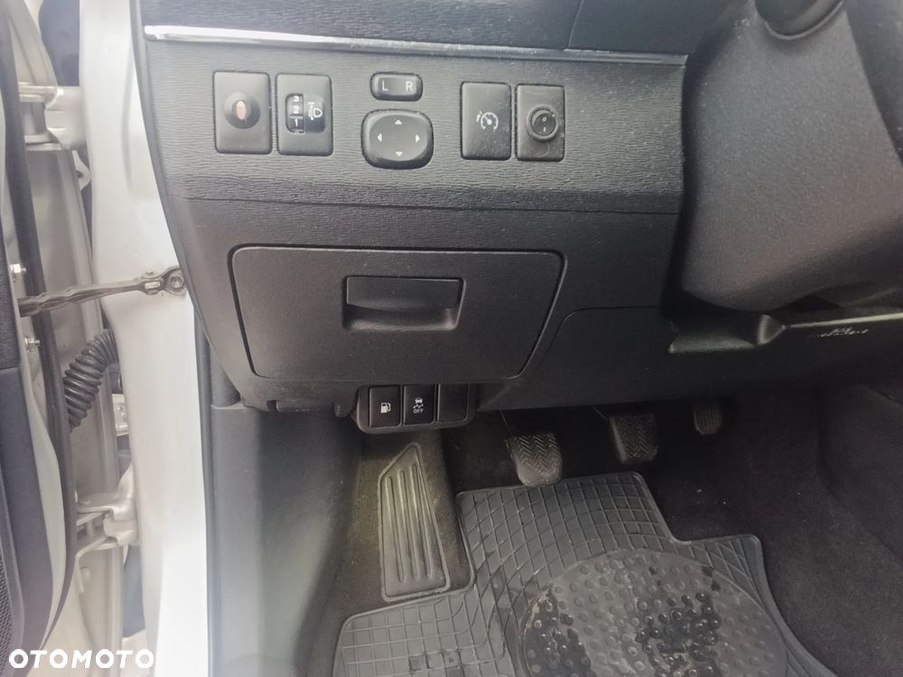 Toyota Avensis 2.0 D-4D Luna - 8