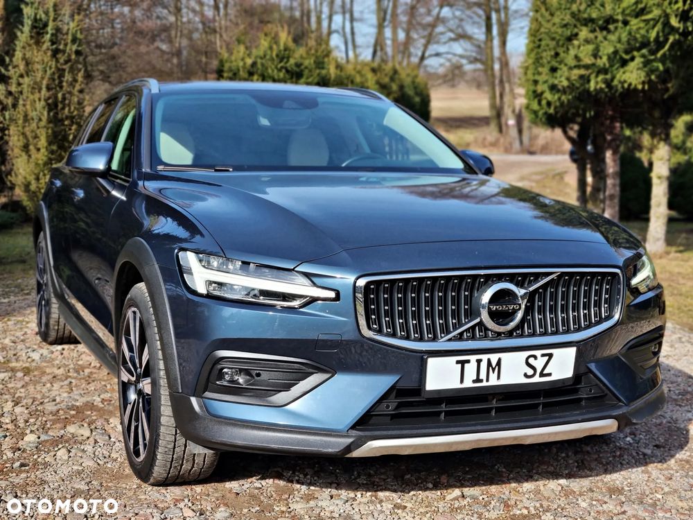 Volvo V60 Cross Country B5 B AWD Plus - 9