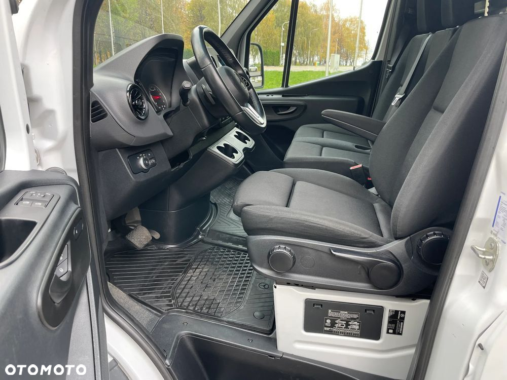 Mercedes-Benz Sprinter - 4