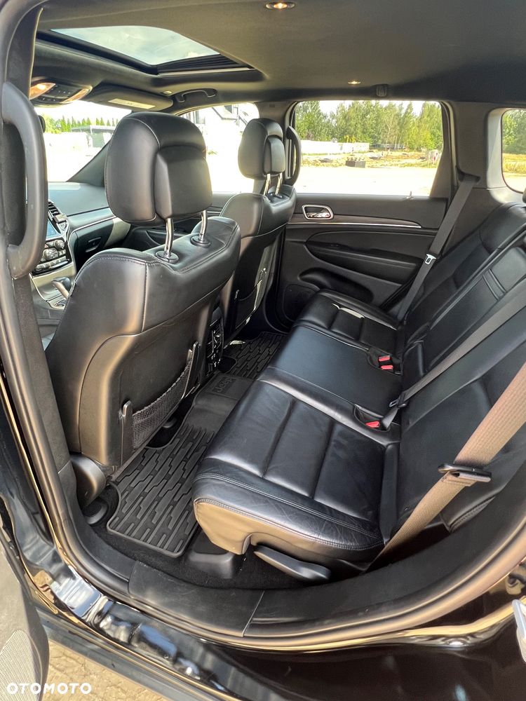 Jeep Grand Cherokee - 19