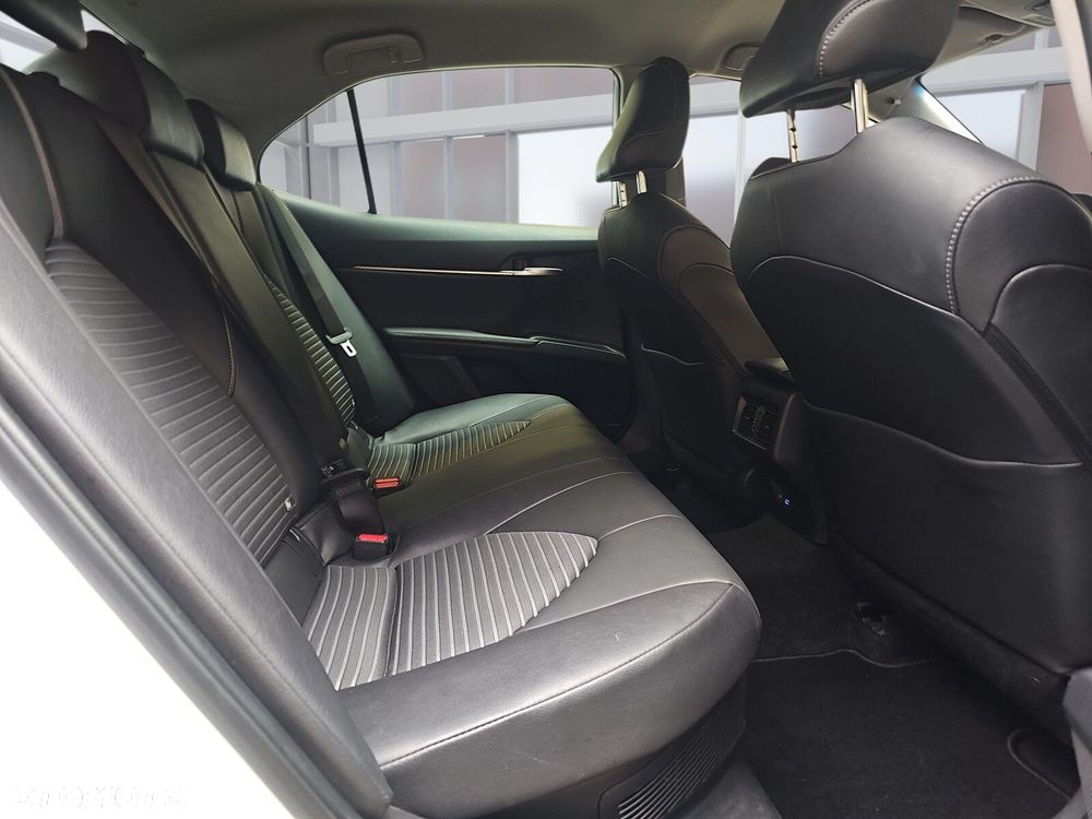 Toyota Camry 2.5 Hybrid Prestige CVT - 12