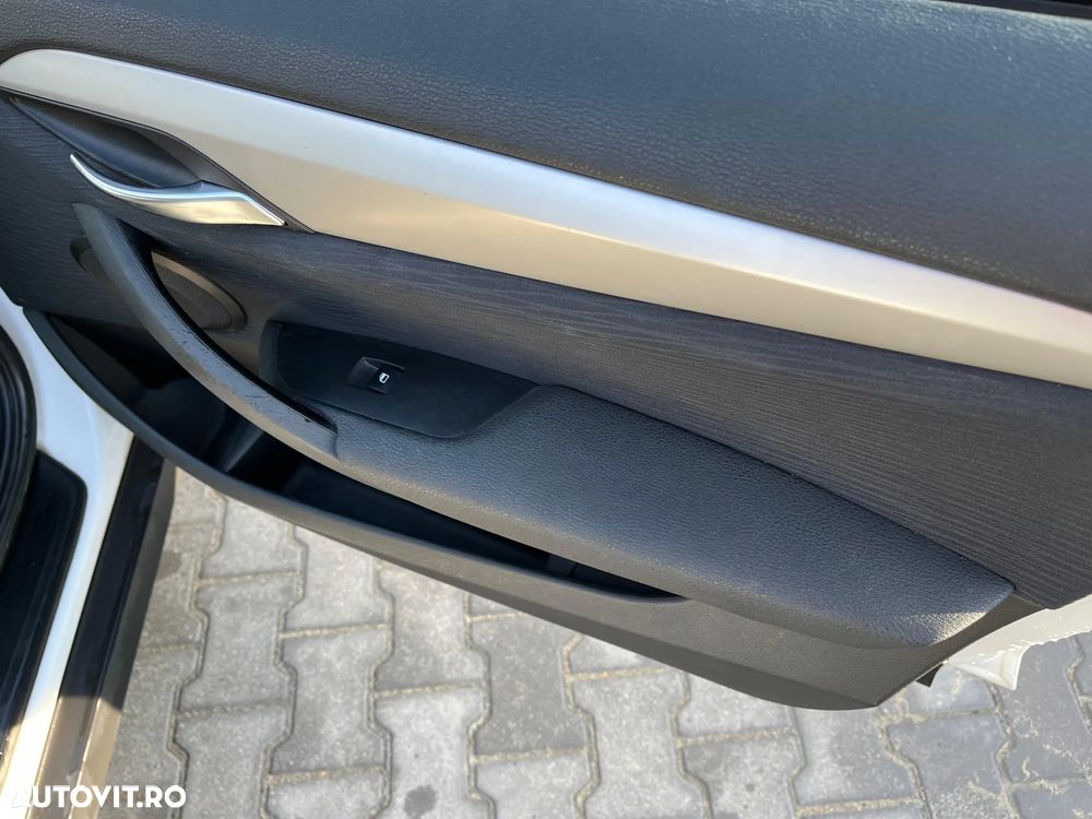 BMW X1 xDrive18d - 13