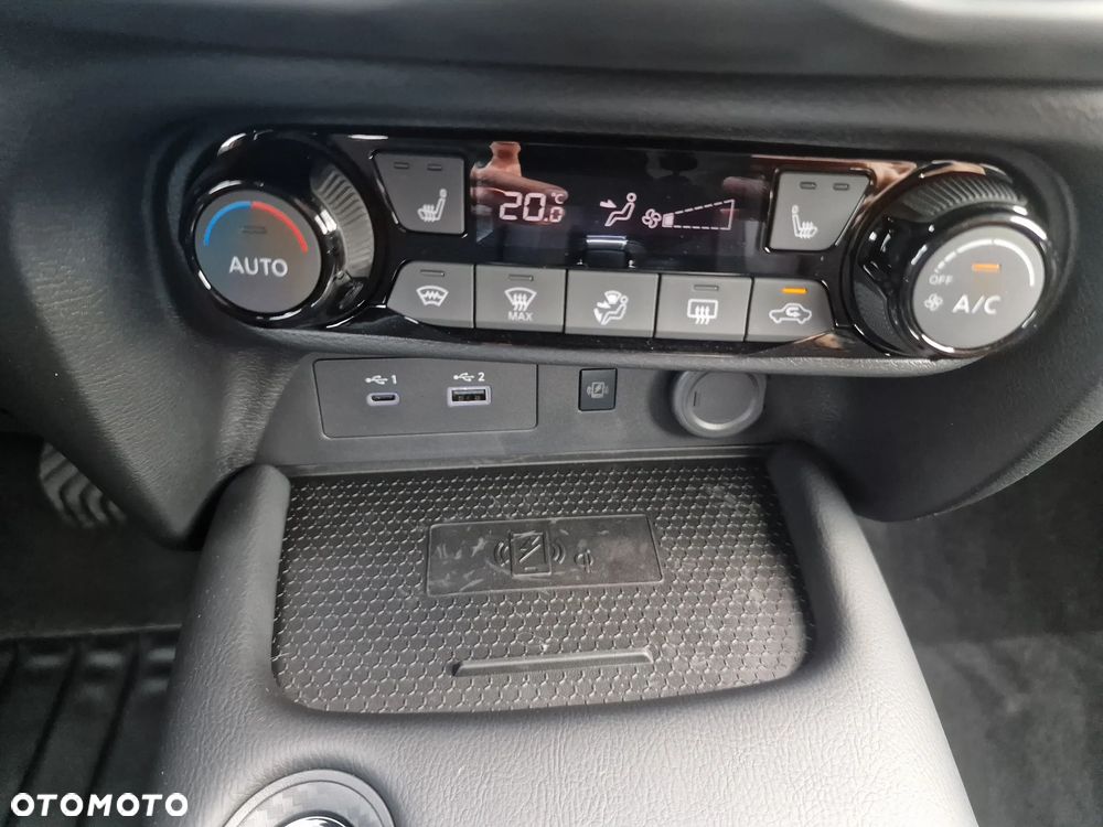 Nissan Juke 1.0 DIG-T N-Connecta DCT - 11