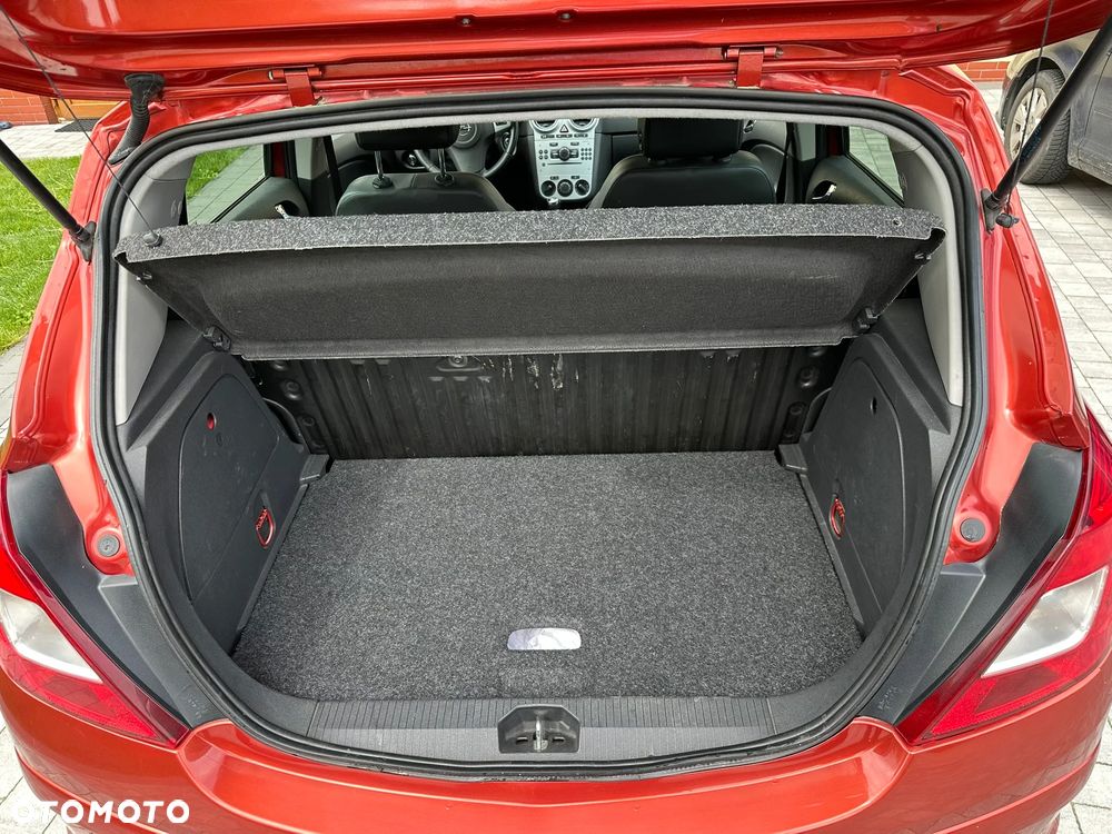 Opel Corsa 1.2 16V Cosmo - 9