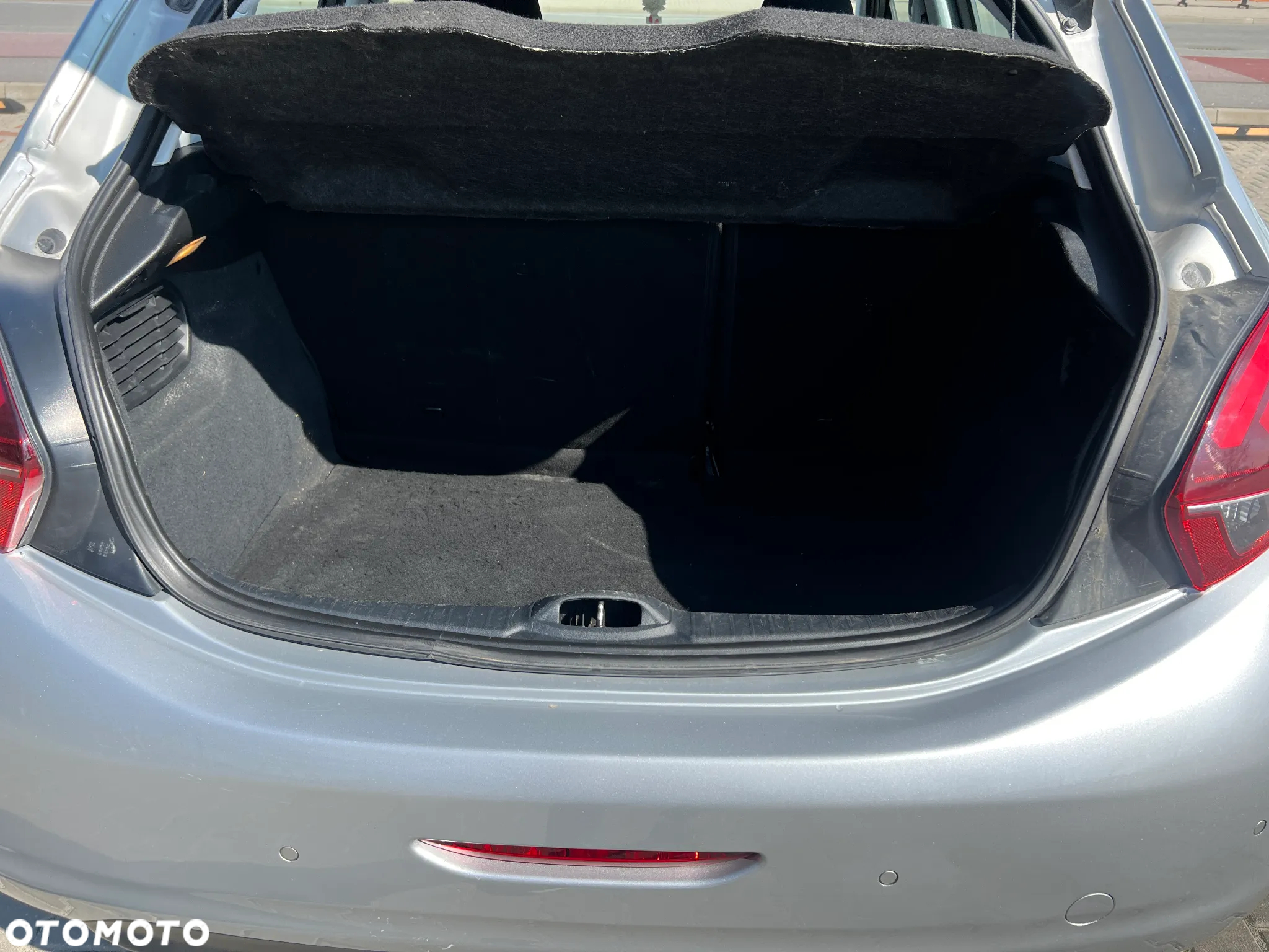 Peugeot 208 - 9