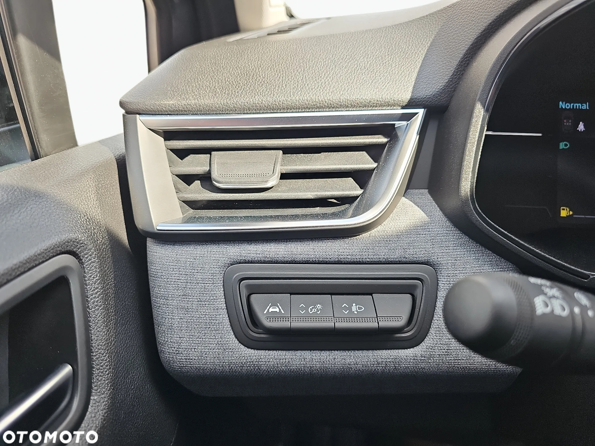 Renault Clio 1.0 TCe Evolution - 25