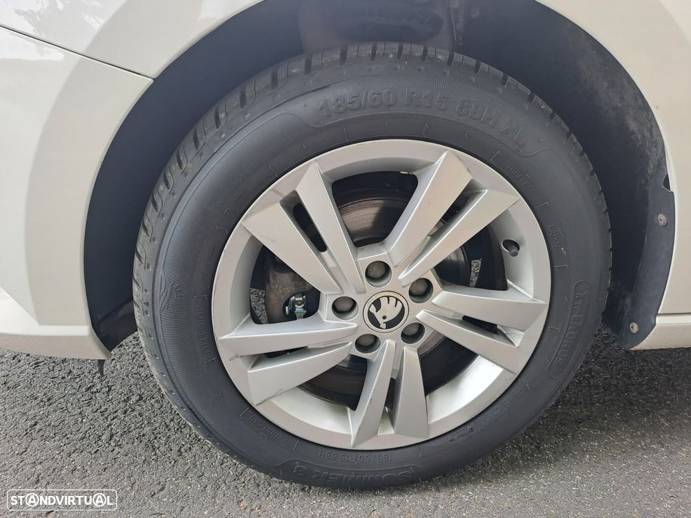 Skoda Fabia Break 1.0 Active Plus - 12