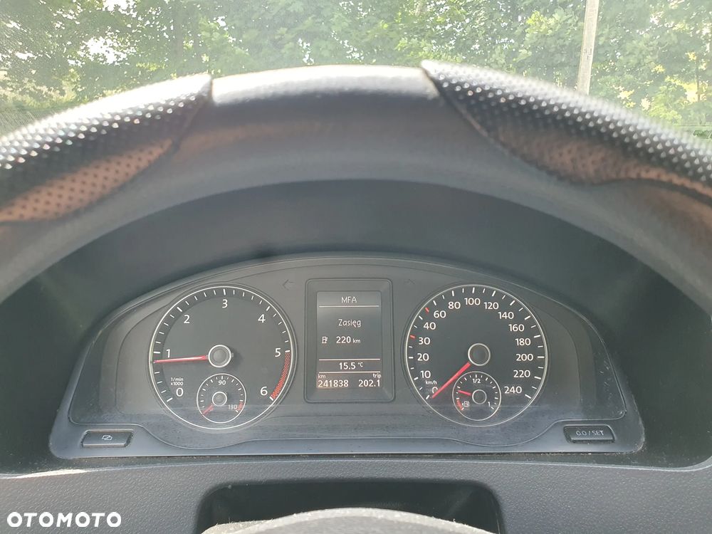 Volkswagen Caravelle - 14