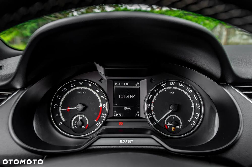 Skoda Octavia 2.0 TDI RS - 24