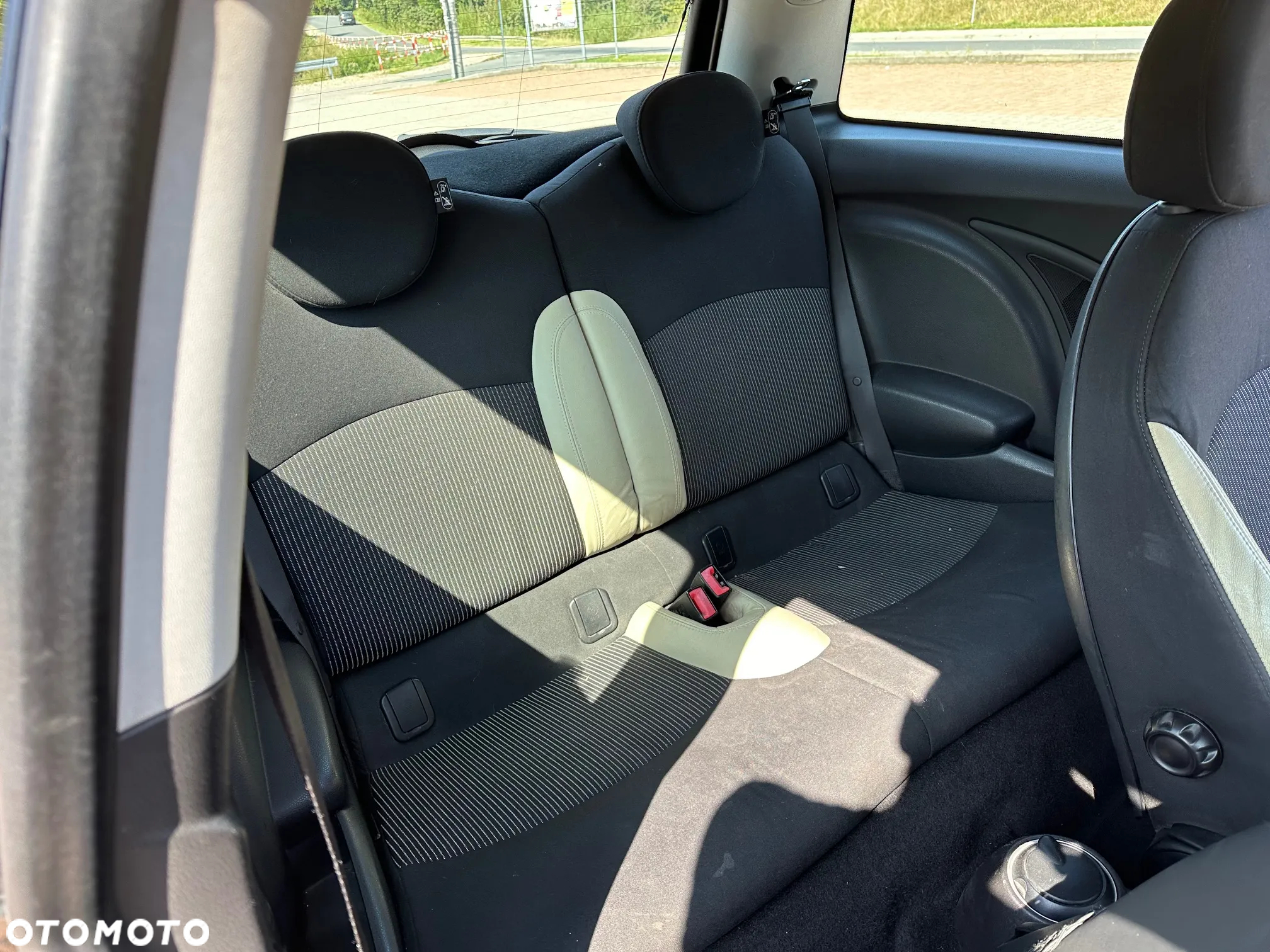 MINI ONE Standard - 12