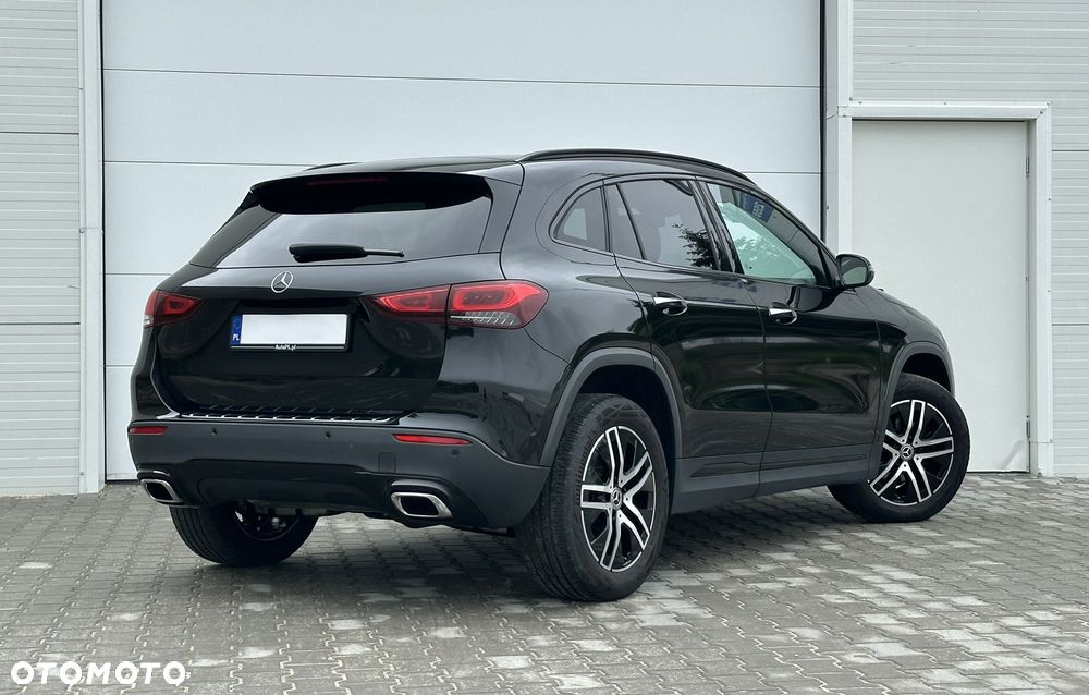 Mercedes-Benz GLA 200 4-Matic Progressive - 4
