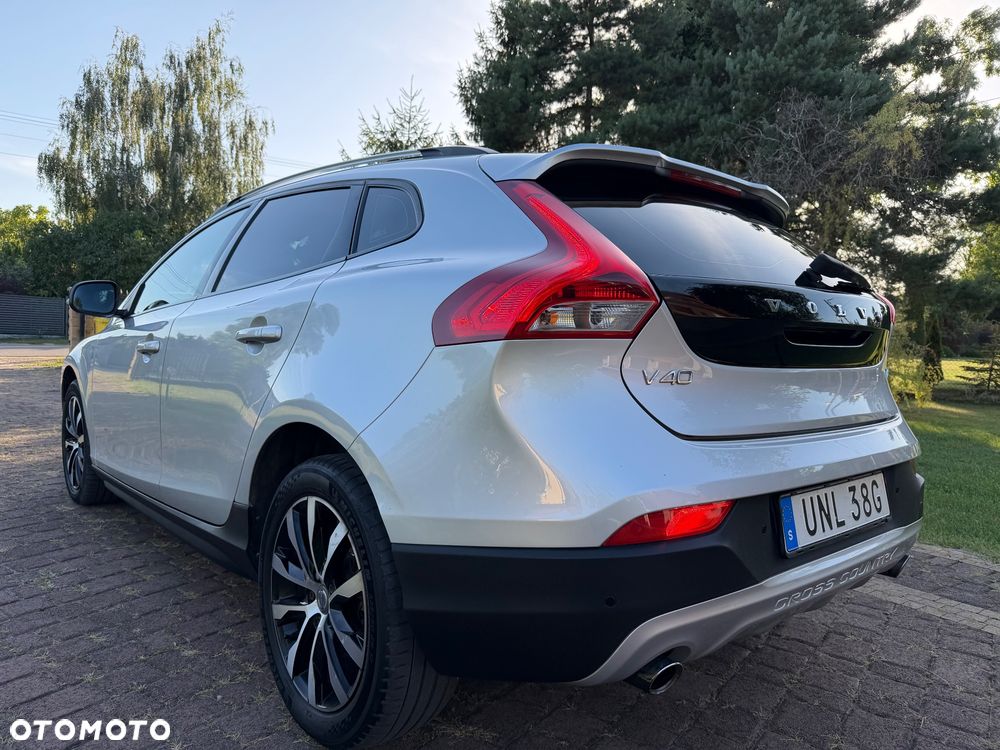 Volvo V40 Cross Country T3 Drive-E Dynamic Edition - 11