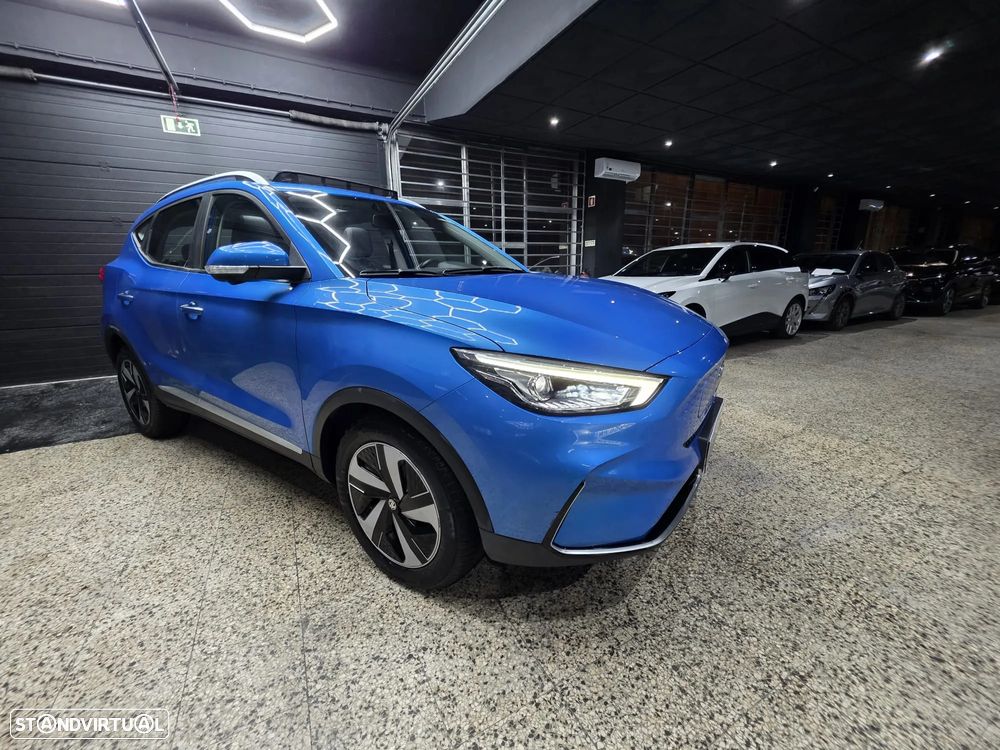 MG ZS EV 72.6 kWh Luxury OBC 11 kW - 32