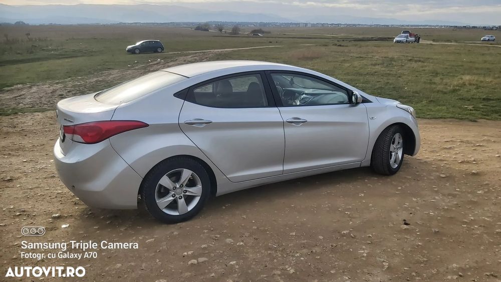 Hyundai Elantra 1.6 MPi Highway Heat+ - 8