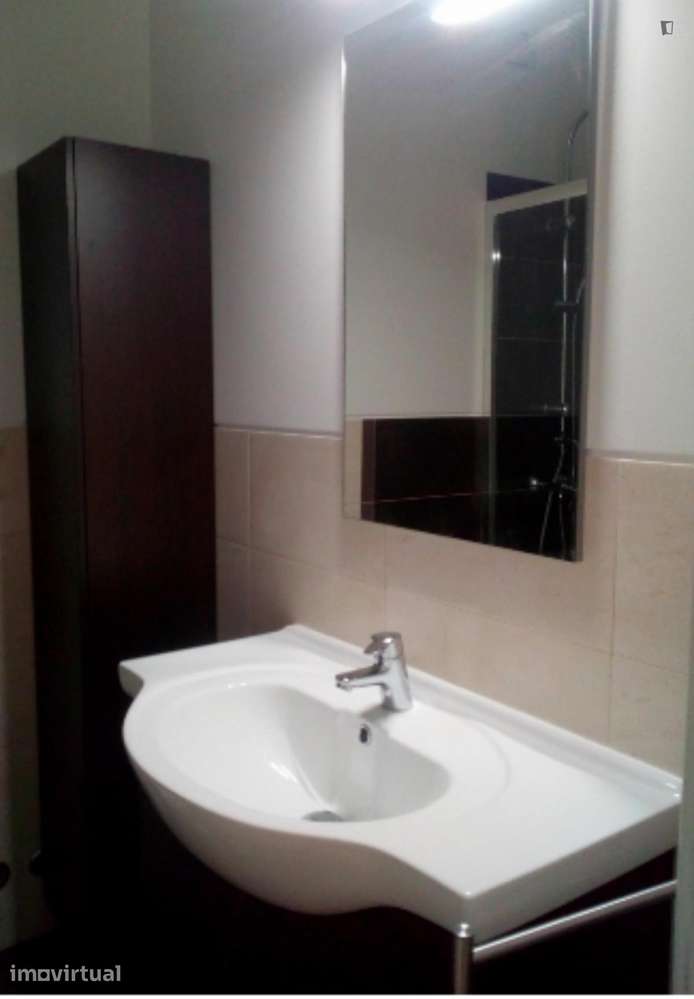 Quarto - localizado em Entrecampos Lisbon - Όψη 5