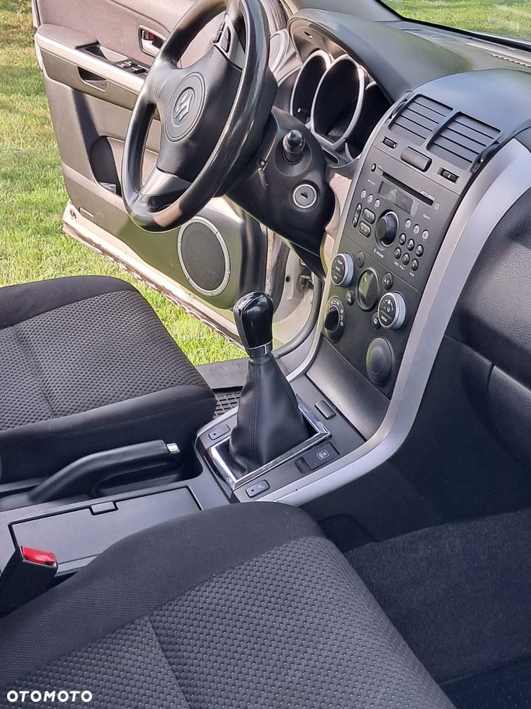 Suzuki Grand Vitara 2.0 Comfort - 10