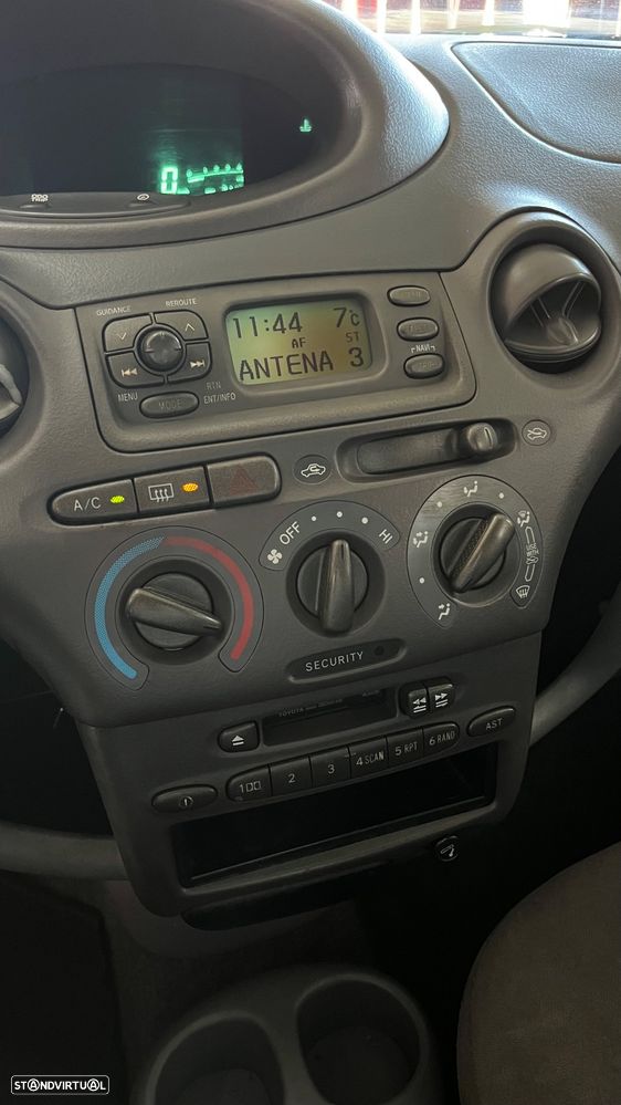 Toyota Yaris 1.4 D-4D Sol ABS+CD+AC - 11