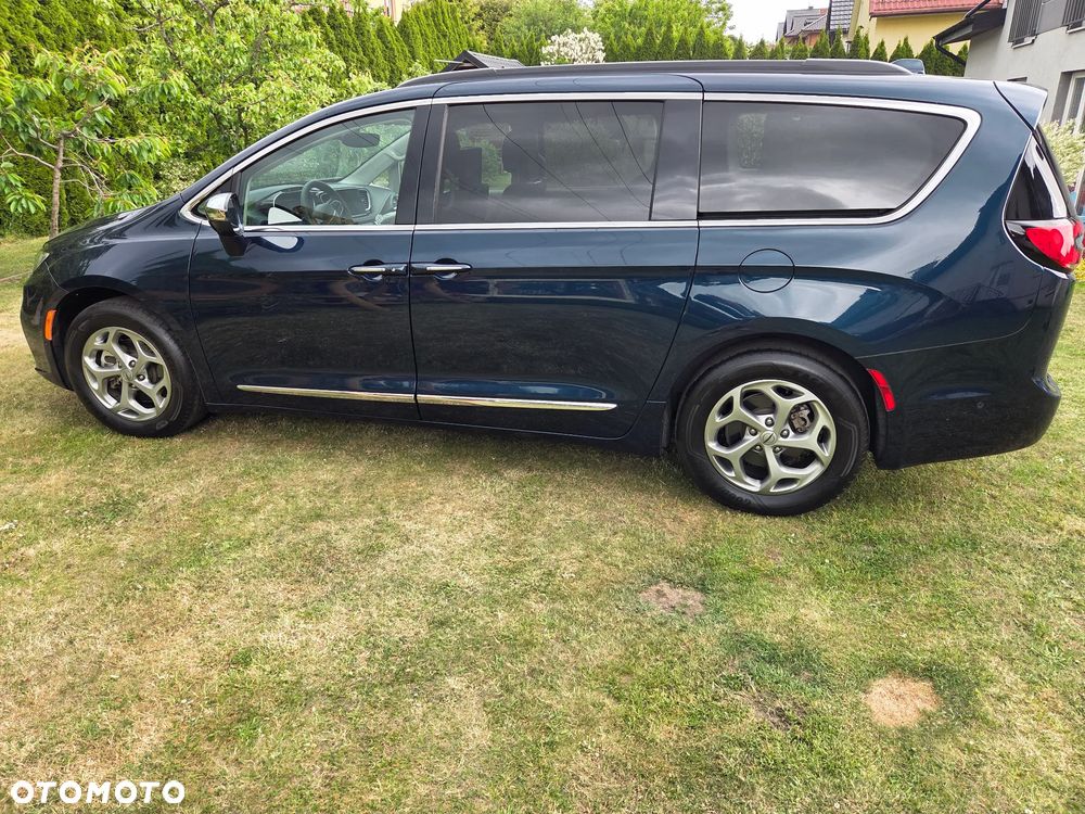 Chrysler Pacifica - 1