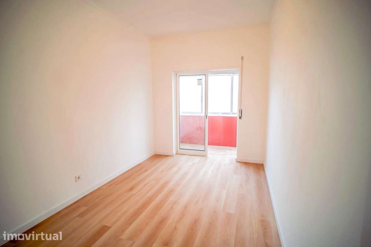 Excelente Apartamento T2 Remodelado – Paio Pires - Grande imagem: 3/32