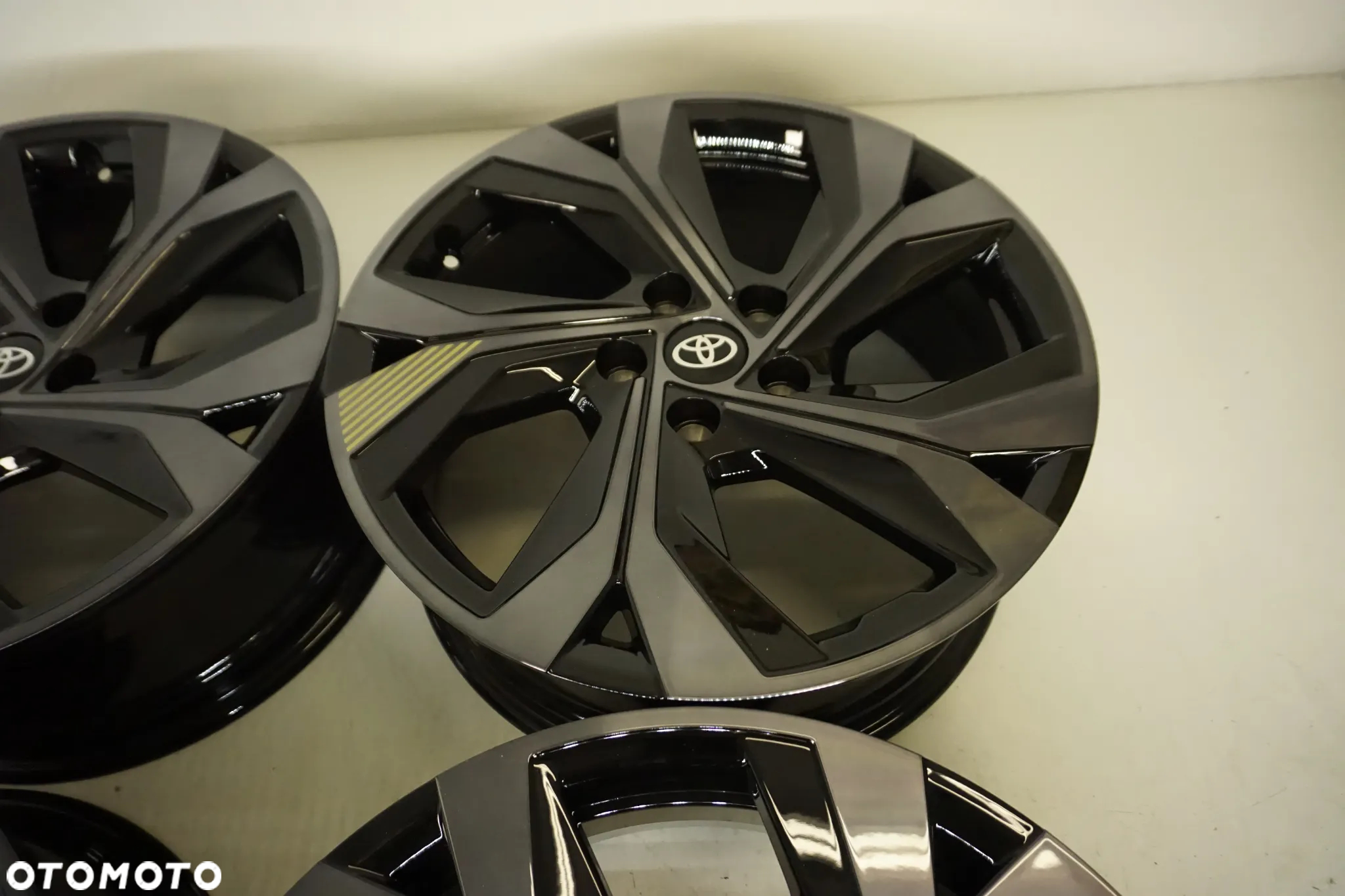 FELGI 18 TOYOTA RAV 4 CHR AURIS CAMRY COROLLA AVENSIS PRIUS PREVIA YARIS IV CROSS 5X114,3 - 3