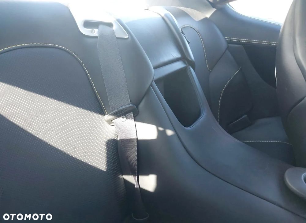 Aston Martin Vanquish Coupe - 23