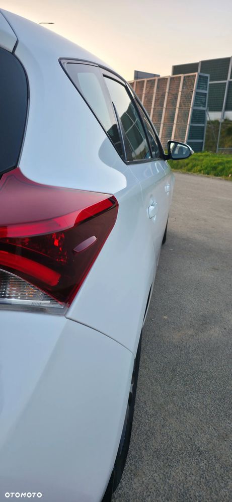 Toyota Auris 1.33 VVT-i Premium Comfort - 29