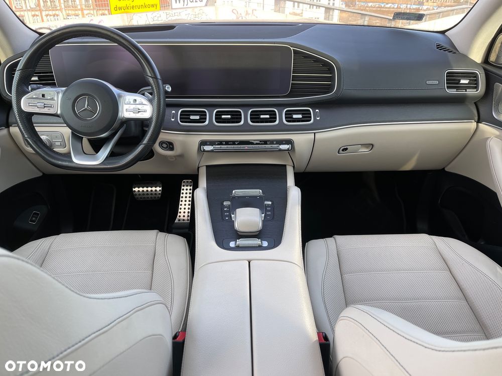 Mercedes-Benz GLS - 25