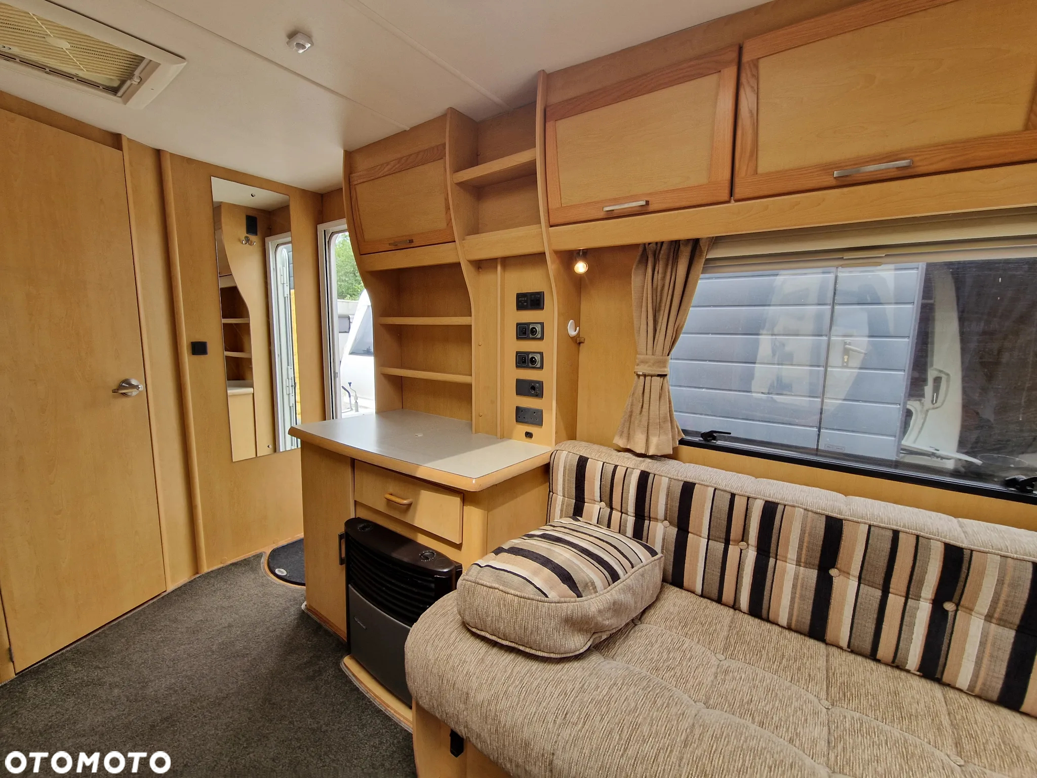 Elddis Xplore 402 - 11