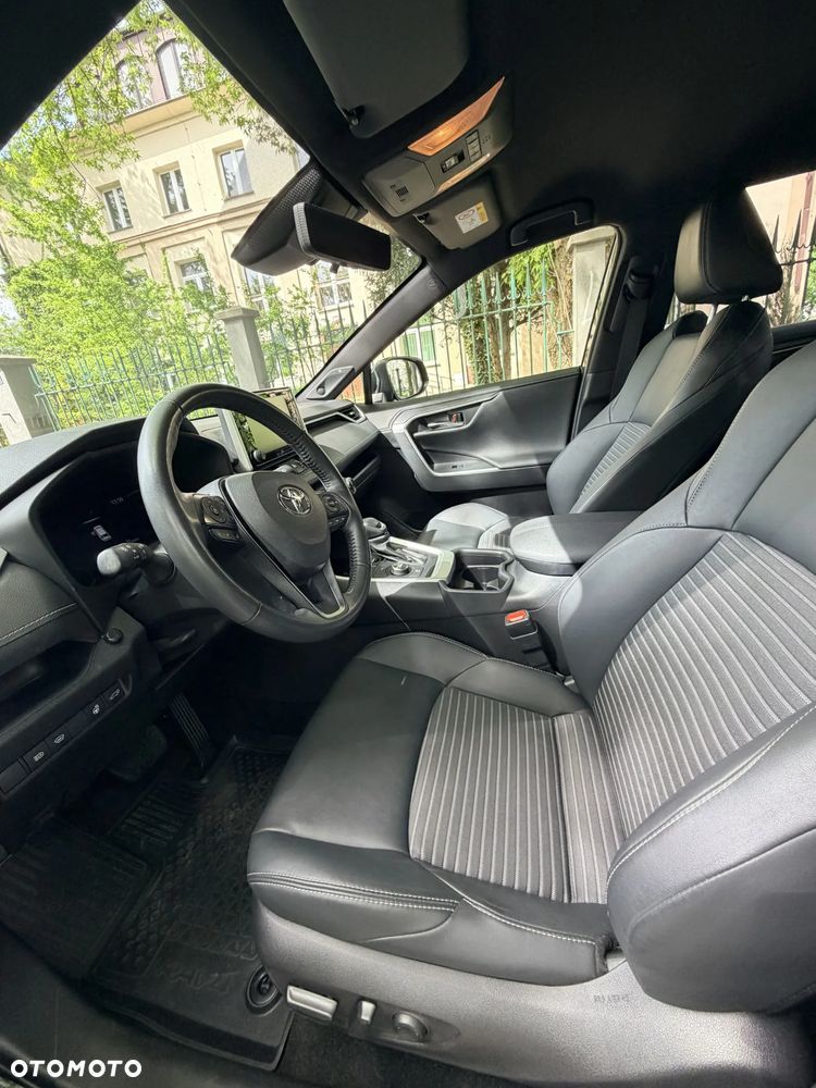 Toyota RAV4 - 9
