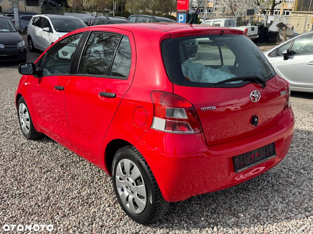 Toyota Yaris 1.33 Luna - 4