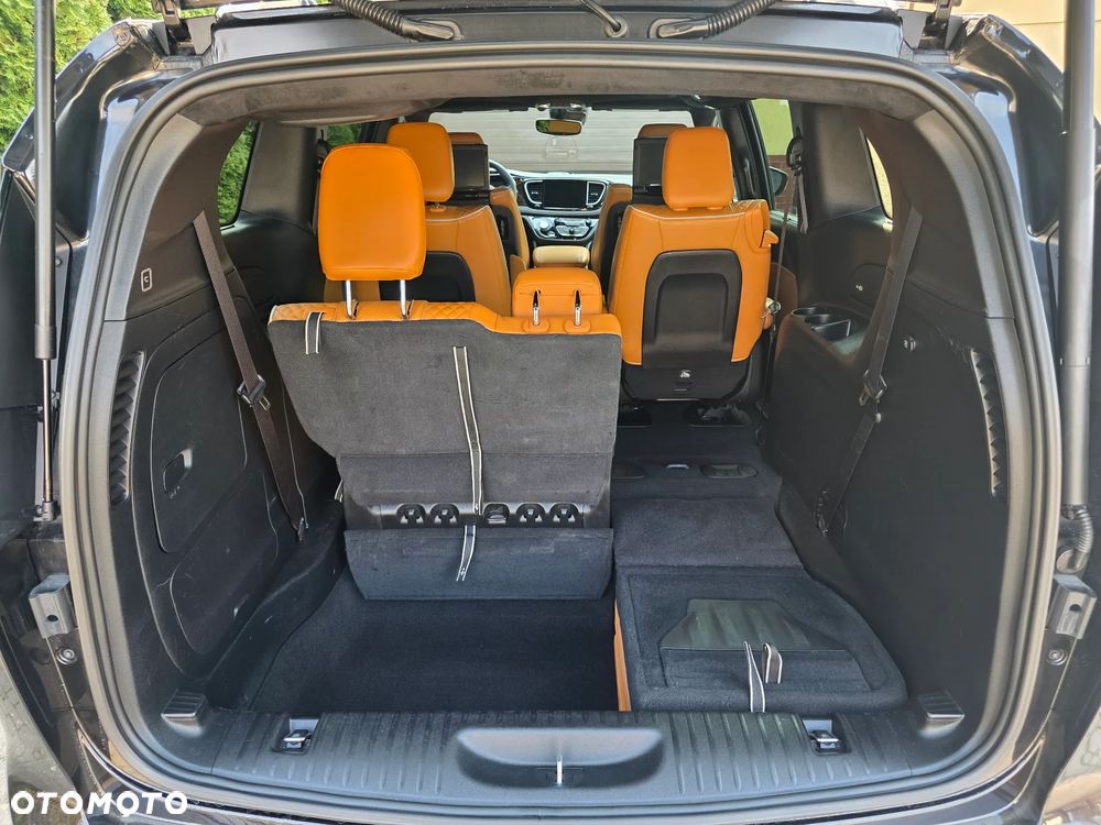 Chrysler Pacifica - 21