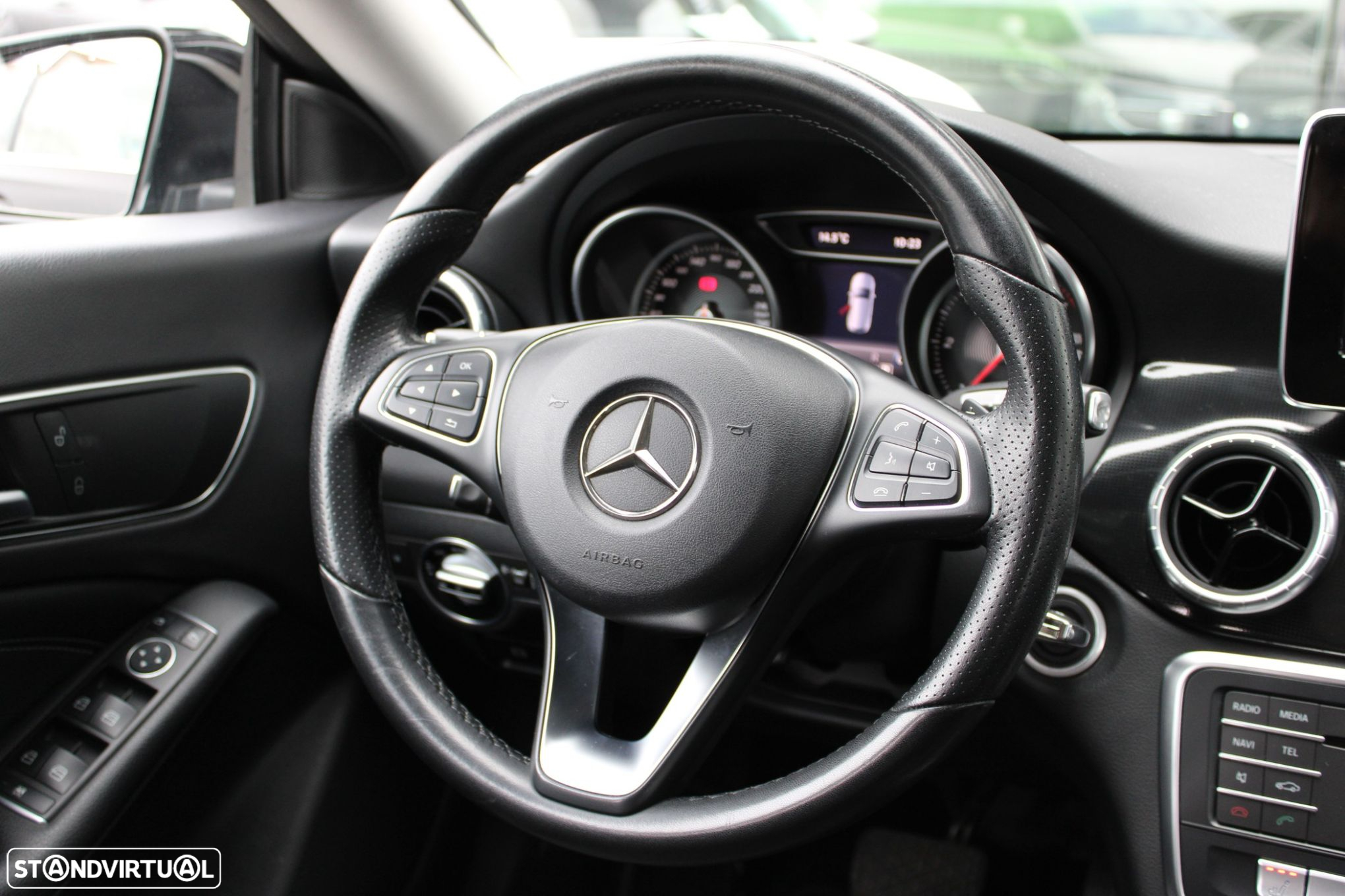 Mercedes-Benz CLA 180 - 9