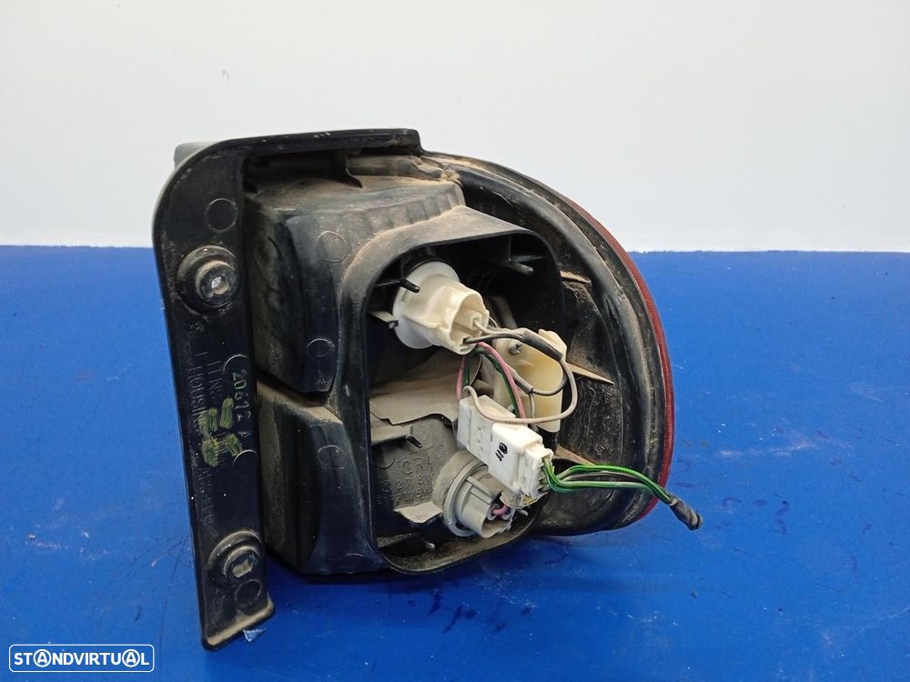 FAROLIM TRASEIRO ESQUERDO HYUNDAI H-1 / STAREX LIMUSINA 2002 -D4BH - 4