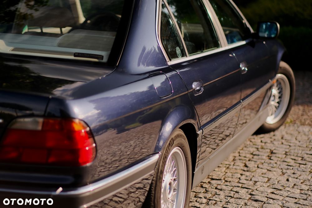 BMW Seria 7 740iL - 8