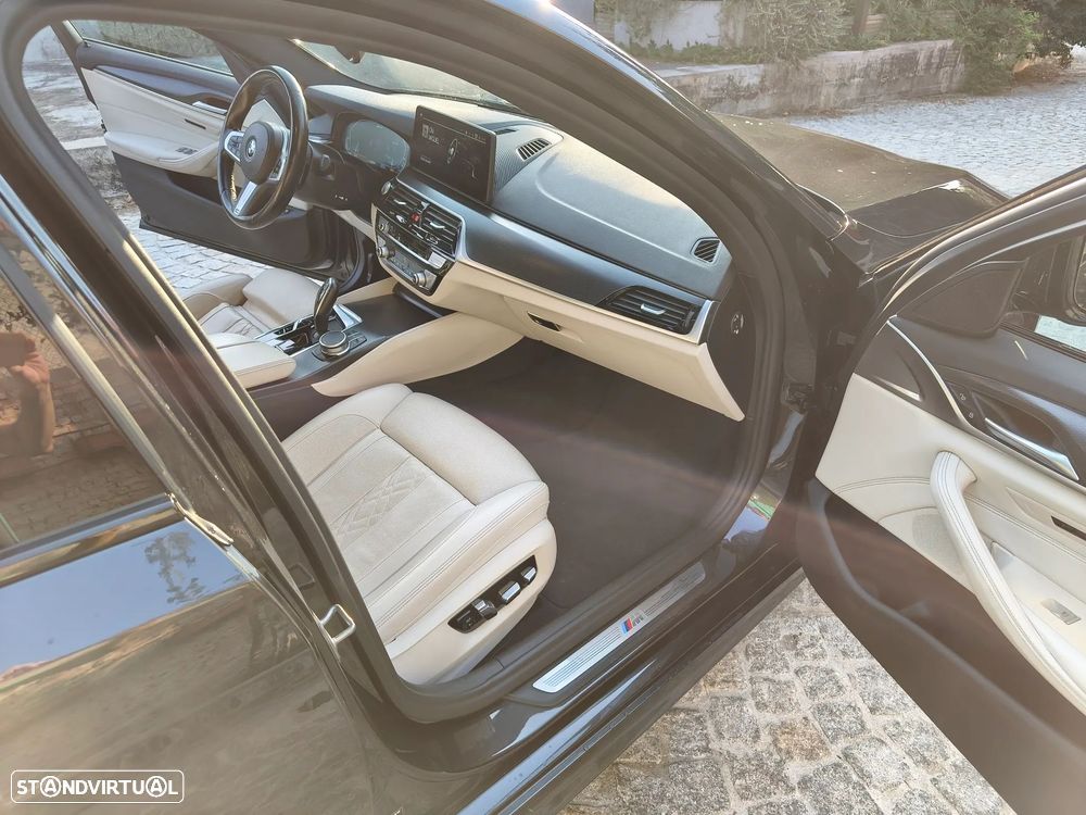 BMW 530 e Pack Desportivo M - 12