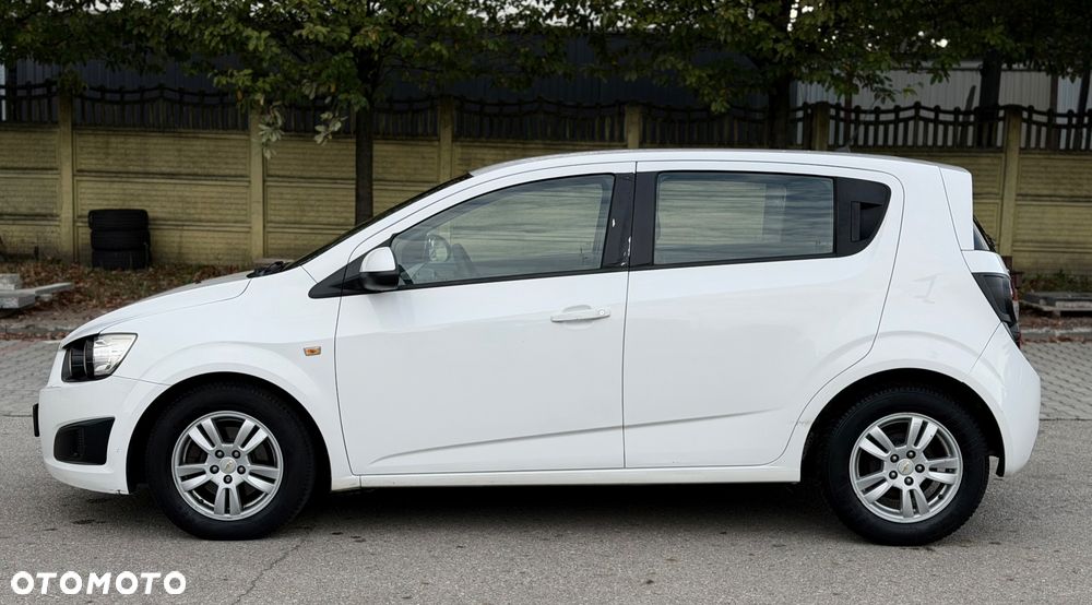 Chevrolet Aveo - 4