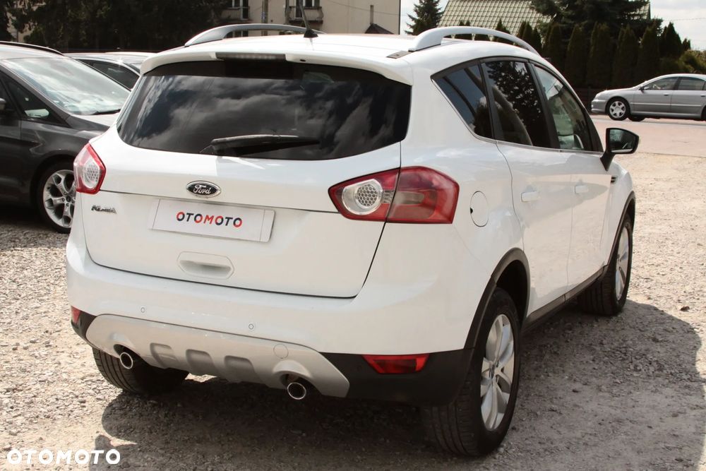 Ford Kuga 2.0 TDCi 2x4 Titanium - 10