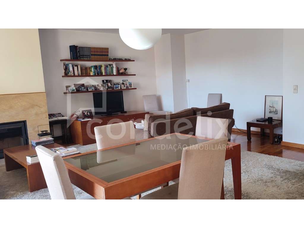 Apartamento T3 na Foz junto à Universidade Católica - Grande imagem: 3/33