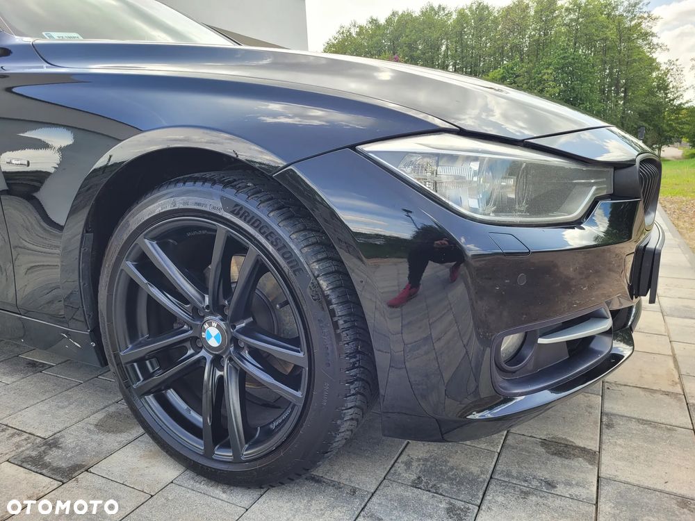 BMW Seria 3 320i Sport Line - 17
