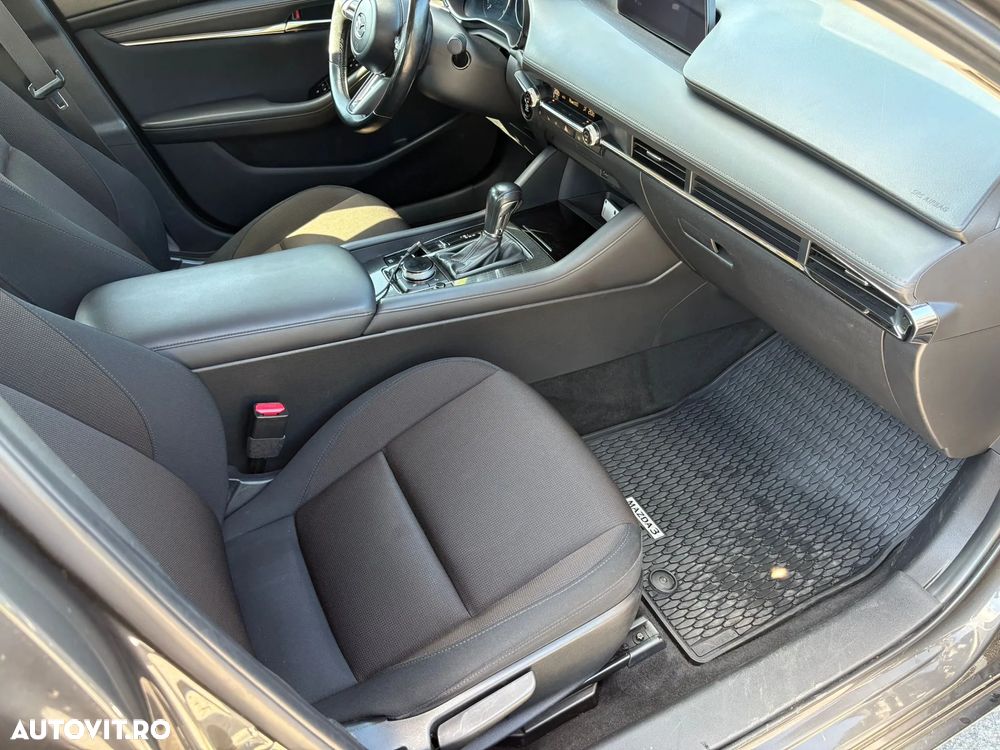 Mazda 3 G122 AT Plus - 9