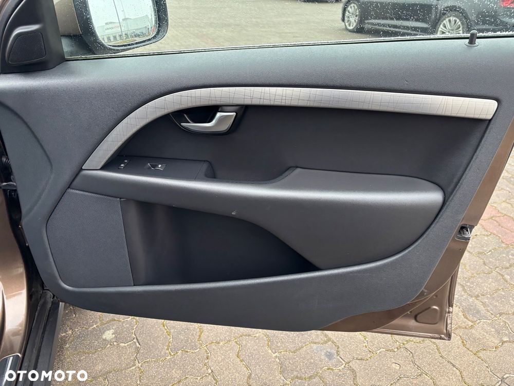 Volvo XC 70 D5 AWD Edition Pro - 38