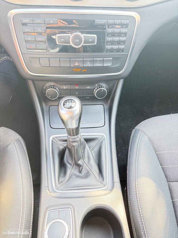 Mercedes-Benz GLA 180 CDI Urban - 18