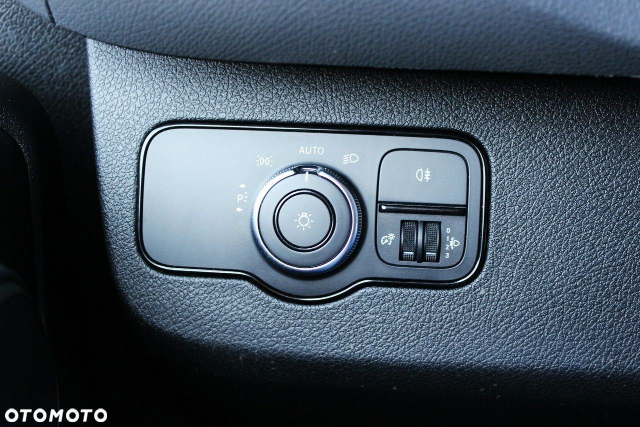 Mercedes-Benz Sprinter - 20