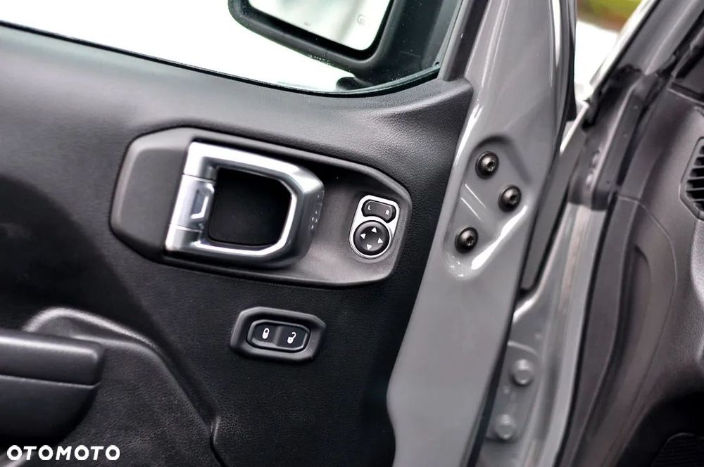 Jeep Wrangler 3.6 Unlim X - 10