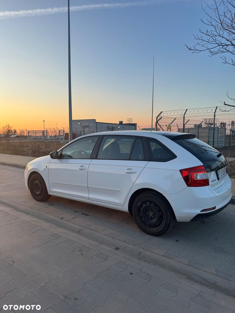 Skoda RAPID Spb 1.6 TDI DPF Ambition Max - 4