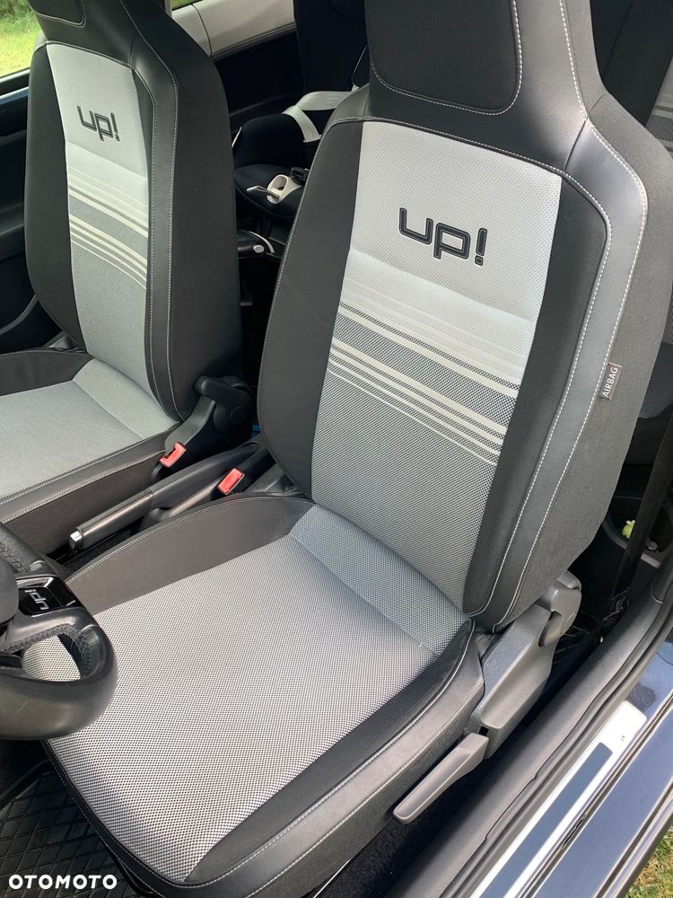 Volkswagen up! 1.0 black - 14
