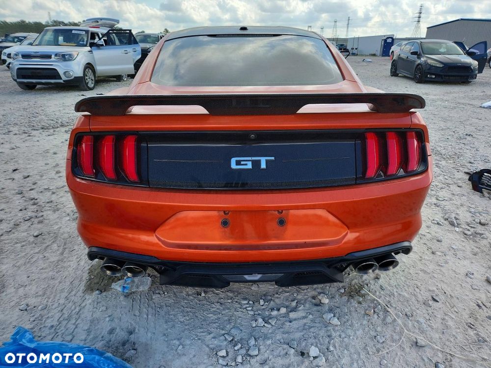 Ford Mustang 5.0 V8 GT - 6
