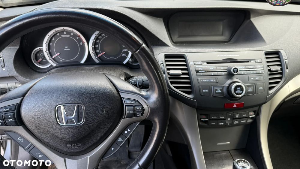 Honda Accord 2.0 Executive - 17